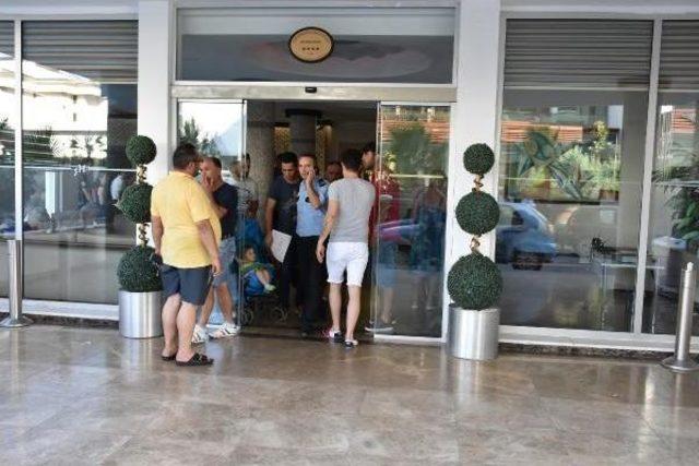 Tatilci 50 Aile, Otel Kapısında Kaldı