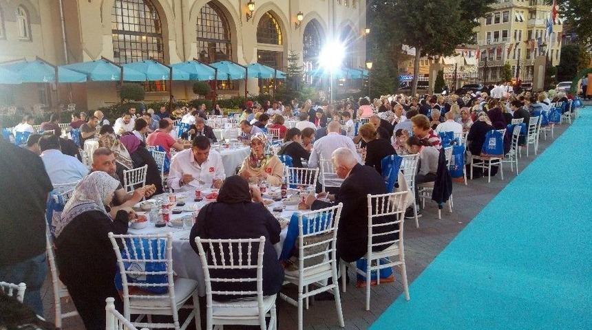 Şehit Yakınları Ve Gaziler &Uuml;sk&uuml;dar&rsquo;da İftarda Buluştu