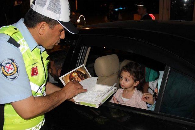 Bayram Öncesi Sürücülere ’lokum’ Gibi Karışılama