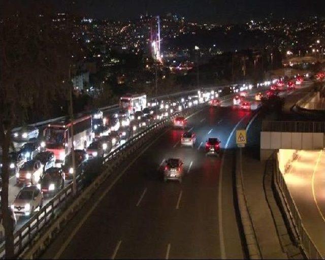 İstanbul'da Bayram Trafiği Iftar Vaktine Kadar Sürdü