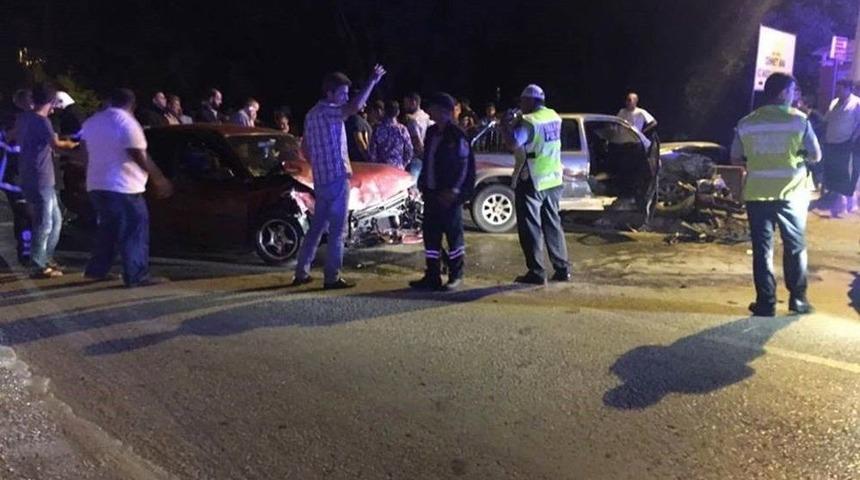 D&ouml;rtyol&rsquo;da Trafik Kazası: 4 Yaralı