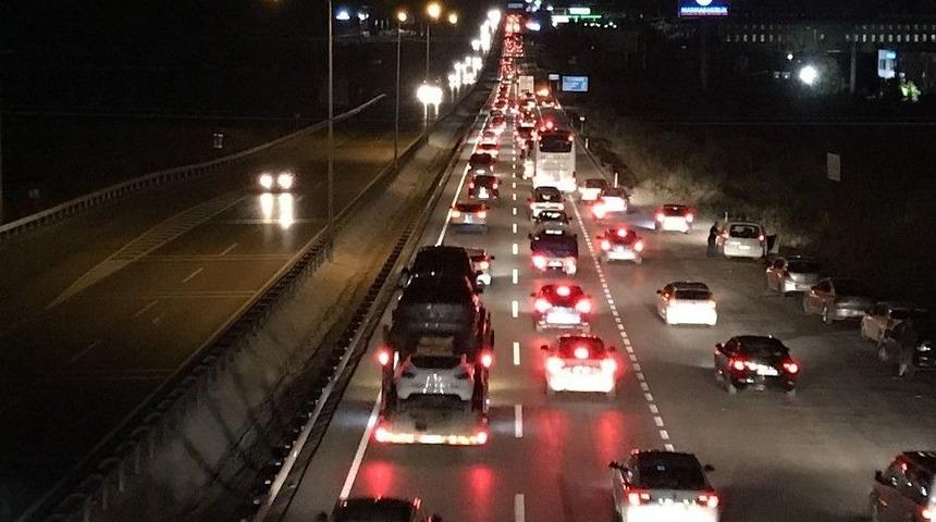 Otoyolda Bayram Trafiği Başladı