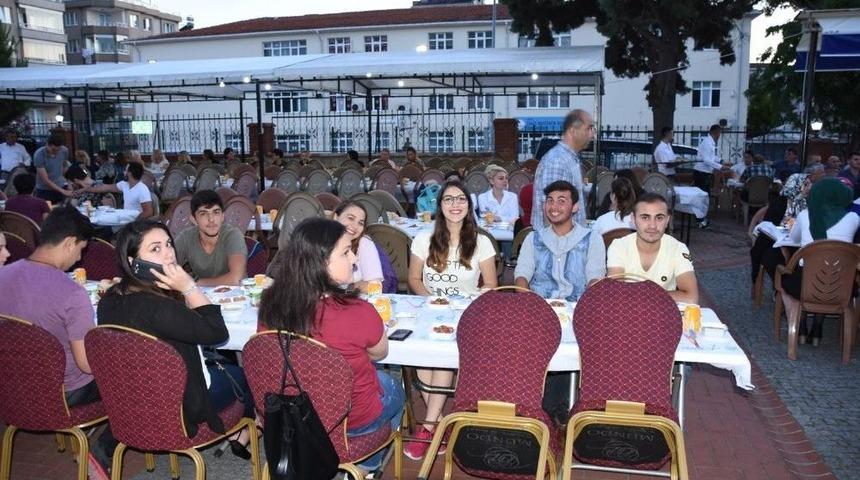 Ak Parti&rsquo;den İftar