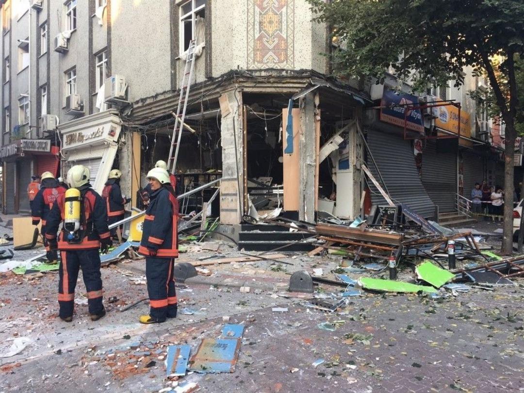 Bakırk&ouml;y&rsquo;de T&uuml;pgaz Patlaması. Bir İşyeri Harabeye D&ouml;nd&uuml;