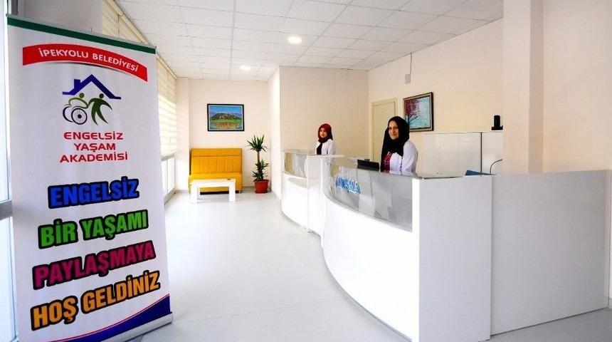 İpekyolu Belediyesi Hizmette Engel Tanımıyor!