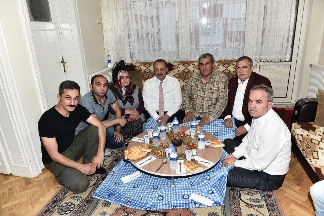 Mamak&rsquo;ta 85 Bin Kişi İftar A&ccedil;tı