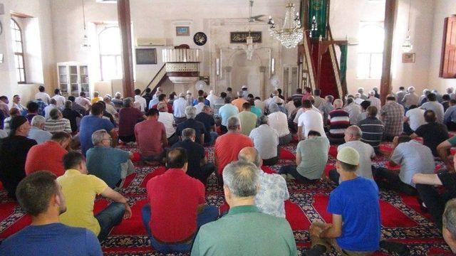 Vantilatör Çalmak İçin 4 Rekat Namaz Kıldı