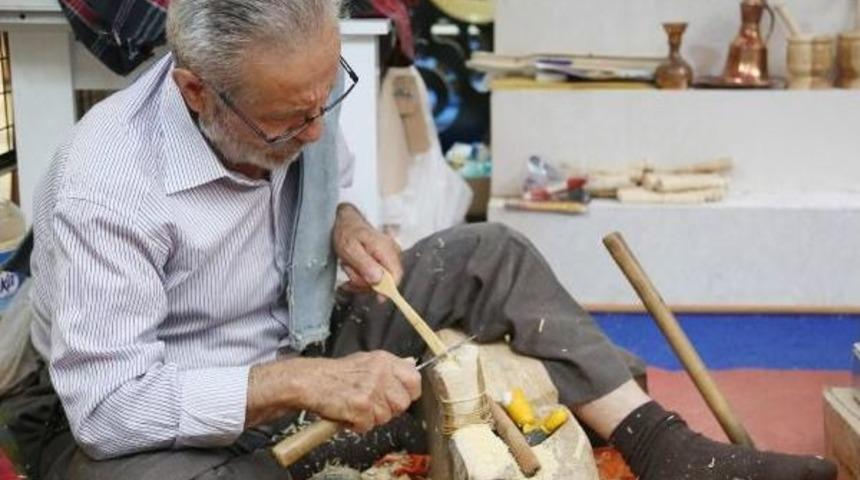 70 Yaşındaki Kaşık Ustasına Abd Ve İtalya'dan Ortaklık Teklifi