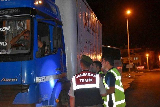 Tosya’da ‘’huzur Arife Operasyonu’’ Alkollü Sürücü Yakalandı