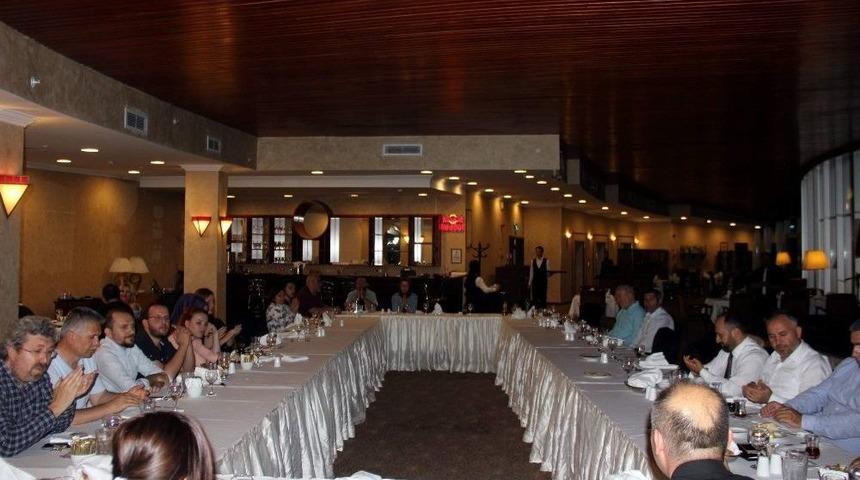 Gazeteciler İftarda Bir Araya Geldi