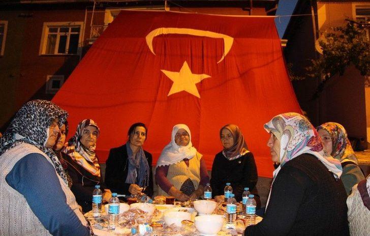 Milletvekili Erdoğan Şehit Ailesiyle İftar Yaptı