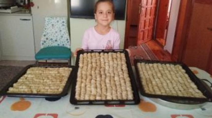 Hisarcıklı Kadınların Bayramlık Ev Baklavaları Hazır
