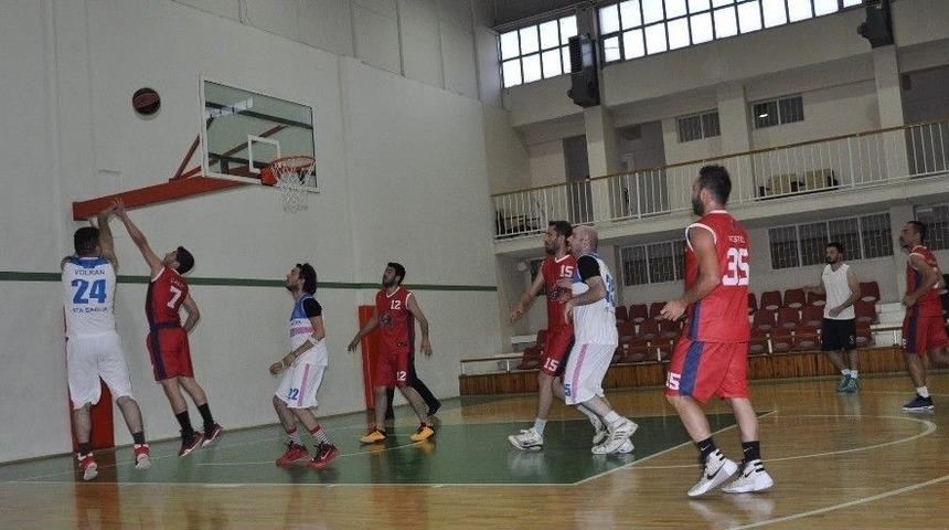 Şirketler Liginde Heyecan Dorukta