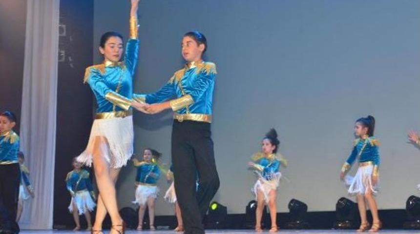 Dans Tutkunu Yılmaz'ın 'bir Yaz Gecesi R&uuml;yası'