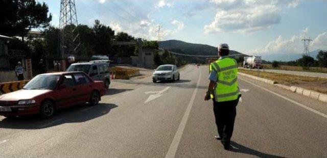 Tokat'ta Trafik Polislerinden Sürücülere Spor Uygulaması