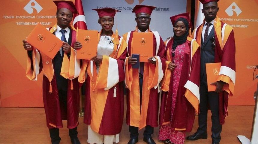 46 Öğrenci Ülkelerinin İzmir Elçisi Oldu