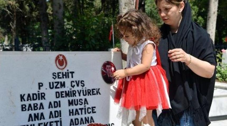 3 Yaşındaki Lara'dan Şehit Babasına Ziyaret