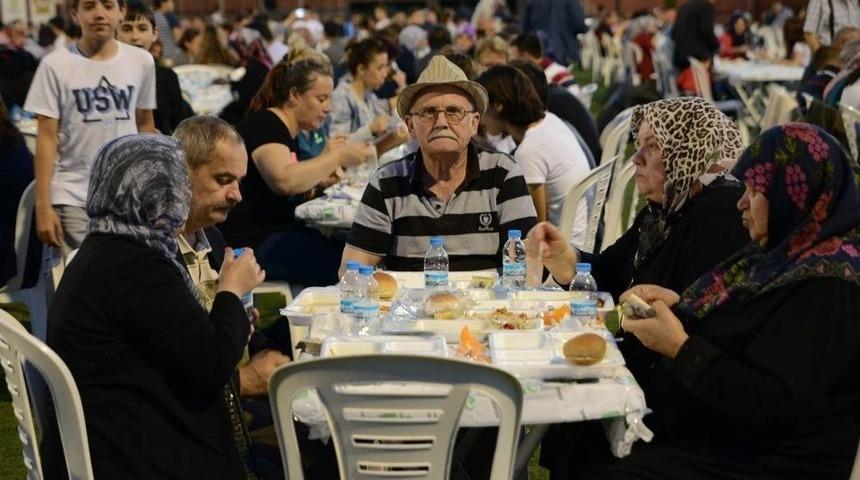 Son İftar Sofrası Ertuğrulgazi&rsquo;de Kuruldu