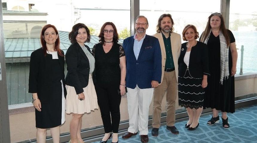 Sigarının Yerini Teknolojik Sigaralar Alıyor