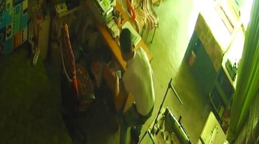 &Ccedil;ekmeceden Para &Ccedil;alan Suriyeli Kameraya Yakalandı