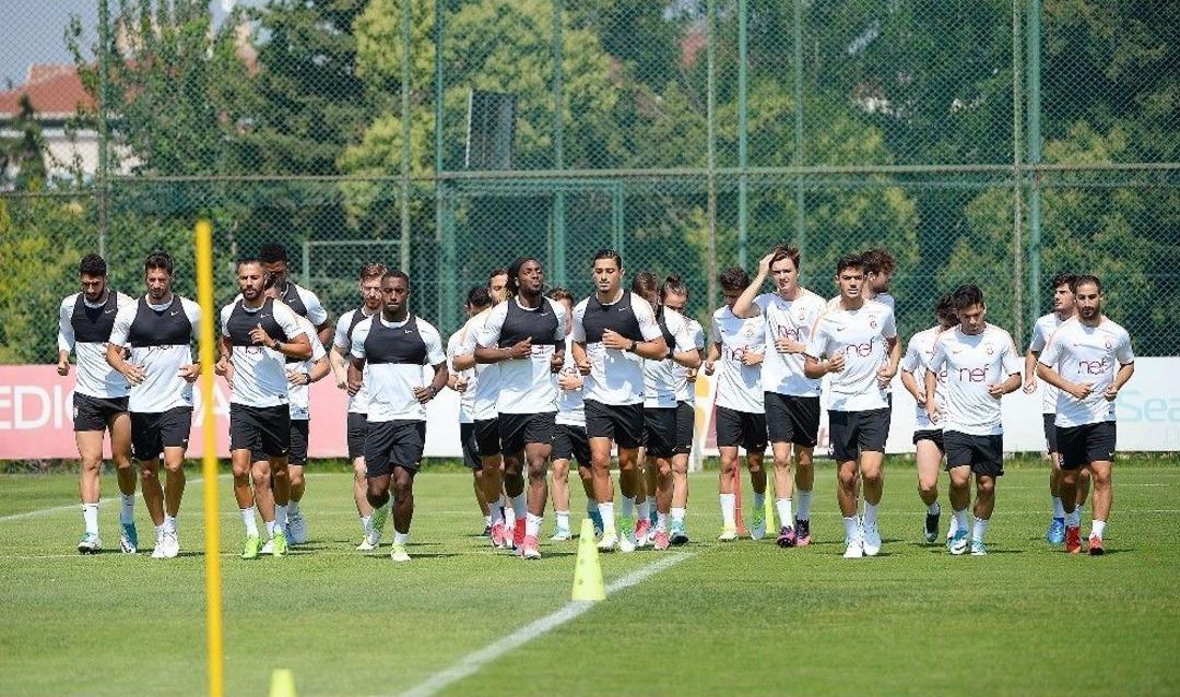 Galatasaray, &Ccedil;alışmalarını S&uuml;rd&uuml;r&uuml;yor