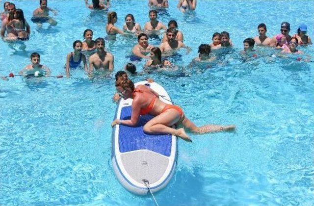 Antalya'da Sıcak Bunalttı, Su Parkları Doldu