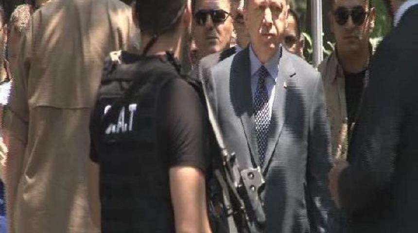 Cumhurbaşkanı Erdoğan'dan Mezar Ziyaretleri (2)