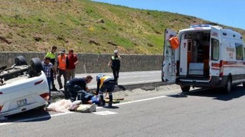 Bayram Tatili Yolunda Kaza: 8 Yaralı