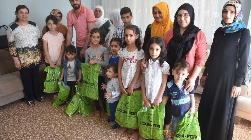 İhtiya&ccedil; Sahibi Ailelere Ve Yetimlere Yardım Yapıldı