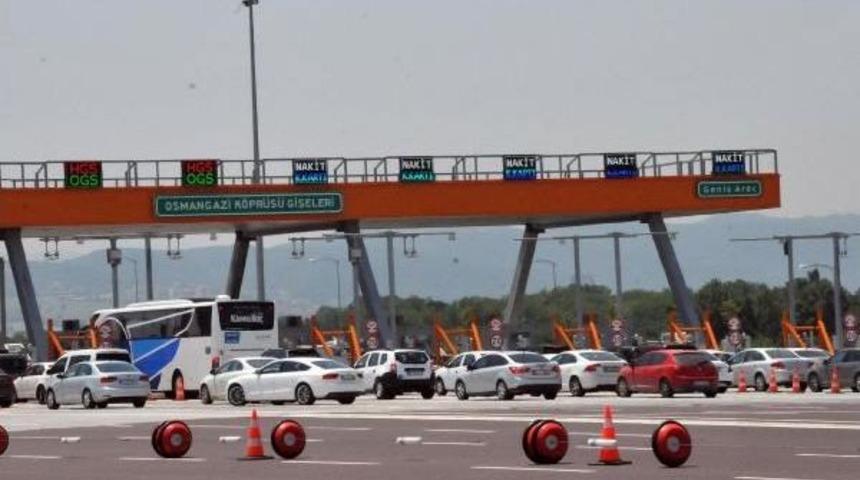 Osmangazi K&ouml;pr&uuml;s&uuml; Gişelerinde Yoğunluk