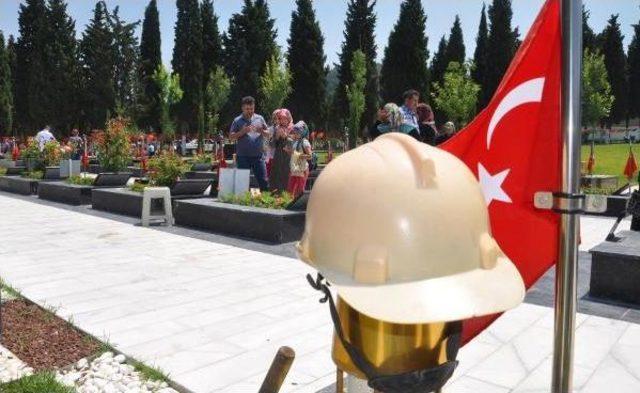 Soma'da Maden Şehitleri Unutulmadı