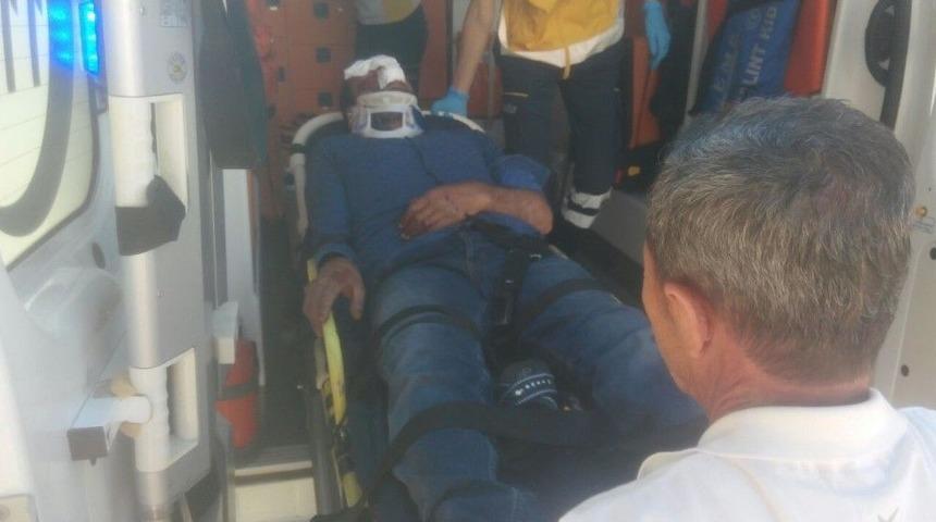 Otomobille Motosiklet &Ccedil;arpıştı: 1 Yaralı