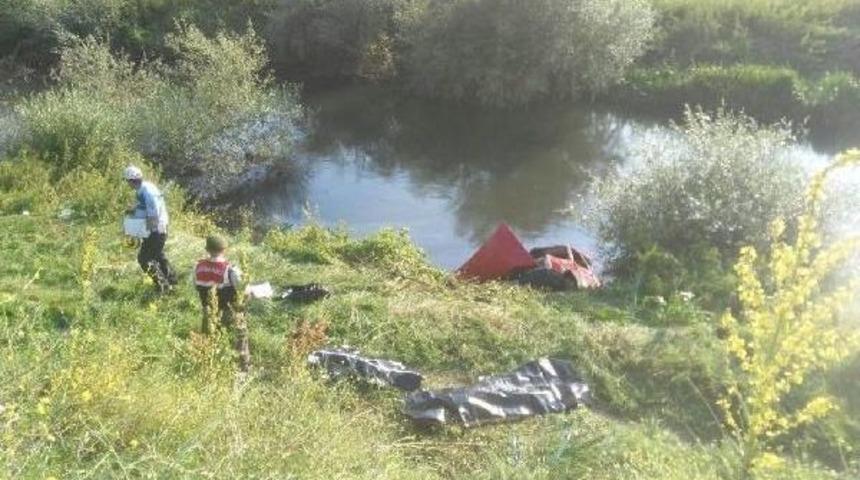 Otomobil Adranos &Ccedil;ayı'na U&ccedil;tu; Anne Ile Kızı &Ouml;ld&uuml;