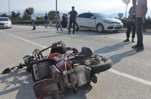 Otomobilin Çarptığı Elektrikli Bisikletin Sürücüsü Öldü