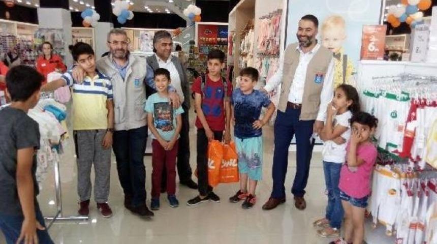 Beşir Derneği 1001 Yetimi Giydirdi