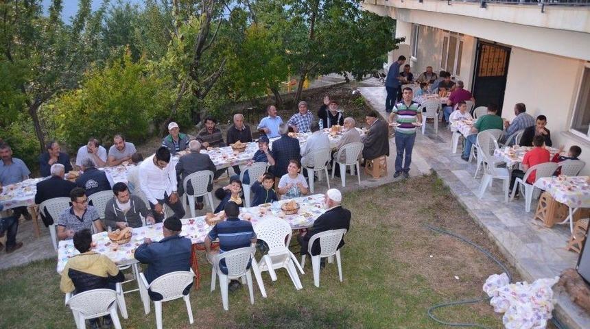 &Ccedil;etmi K&ouml;y&uuml; Sakinleri İftarda Buluştu