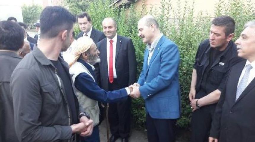 İ&ccedil;işleri Bakanı Soylu Bayram Namazını &Ccedil;ukurca'da Kıldı