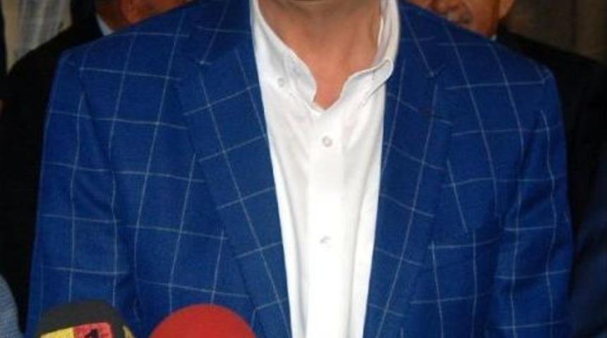 &Ouml;zhaseki: İslam Alemi Kendi Haline Bırakılsa Barış D&uuml;nyası Olur