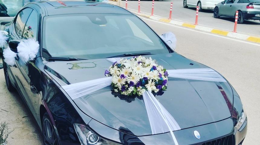 Hakan Bilal Kutlualp taraftara gelin arabası yapması i&ccedil;in aracını &ouml;d&uuml;n&ccedil; verdi!