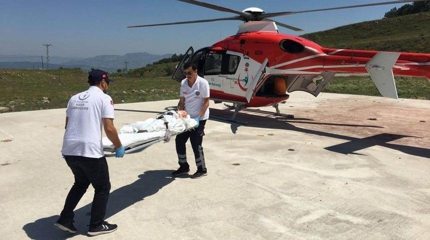 Ayağı Kesilen 3 Yaşındaki &Ccedil;ocuğun Yardımına Ambulans Helikopter Yetişti