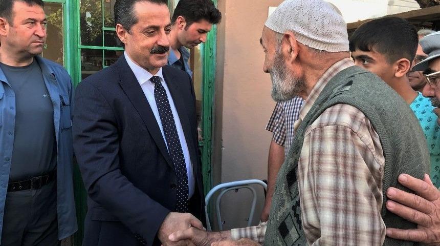 Bakan &Ccedil;elik, Bayram Namazını Bursa&rsquo;da Kıldı