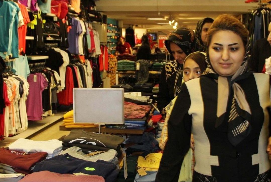 İranlılar Van&rsquo;a Akın Etti