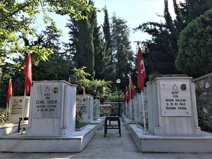 Şehitlikte Buruk Bayram G5