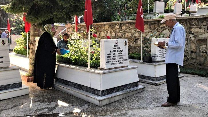 Şehitlikte Buruk Bayram G3