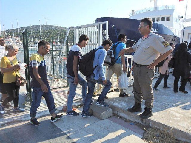 Çeşme’de 28 Kaçak Göçmen Daha Yakalandı