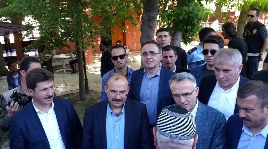 Bakan Ağbal İle Vatandaş Arasında Vergi Diyaloğu