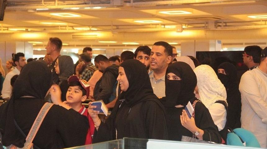 (&ouml;zel Haber) Arap Turistler Bayramda İstanbul&rsquo;a Akın Etti