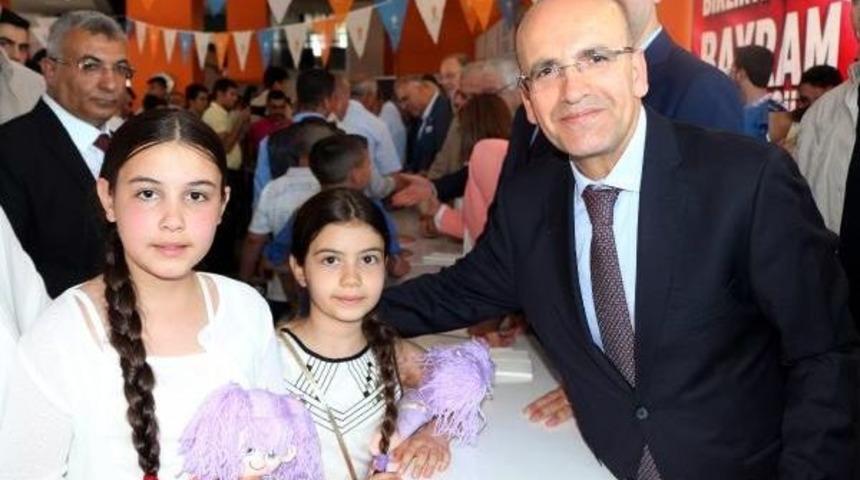 Başbakan Yardımcısı Şimşek, Ak Partililerle Bayramlaştı