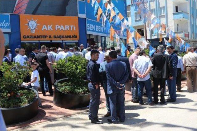 Başbakan Yardımcısı Şimşek, Ak Partililerle Bayramlaştı