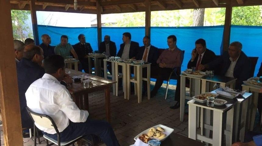 &Ouml;zalp İl&ccedil;esinde Bayramlaşma